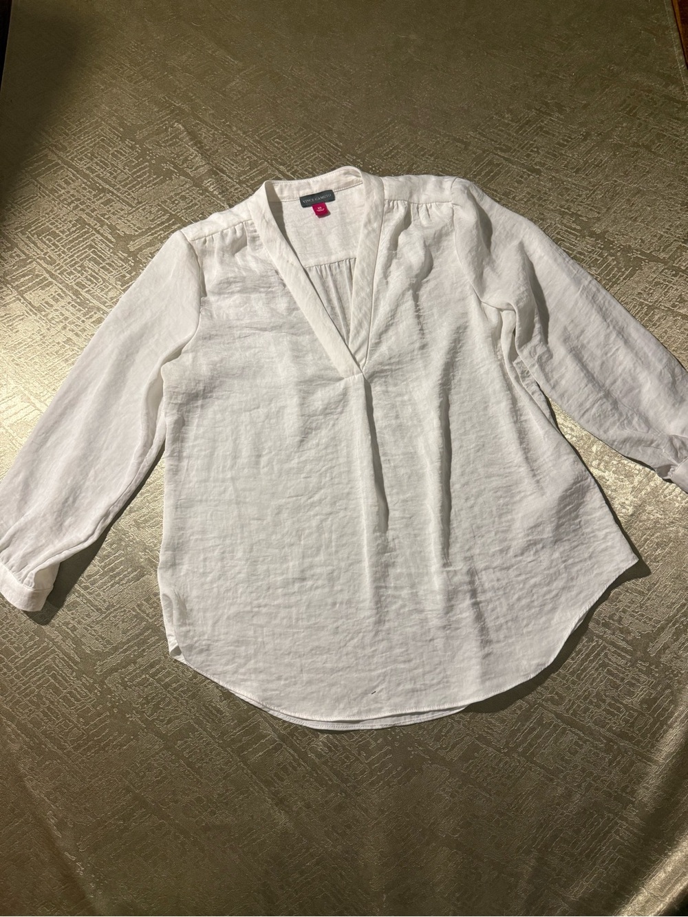 Vince Camuto White Linen V-Neck Long Sleeve Blouse
